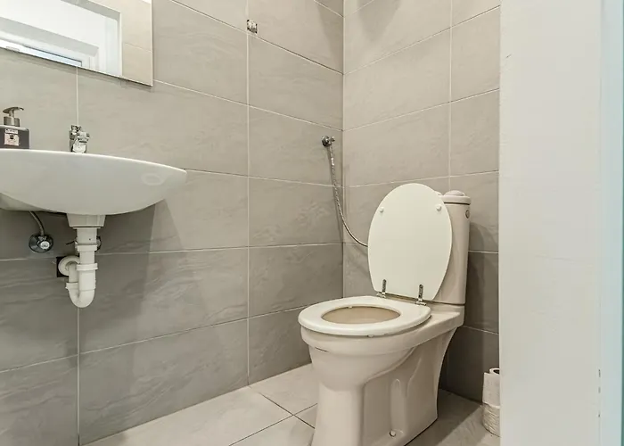 Apartment Two Charming Near Volksoper & Akh *
