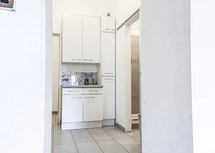 Two Charming Near Volksoper & Akh Apartment