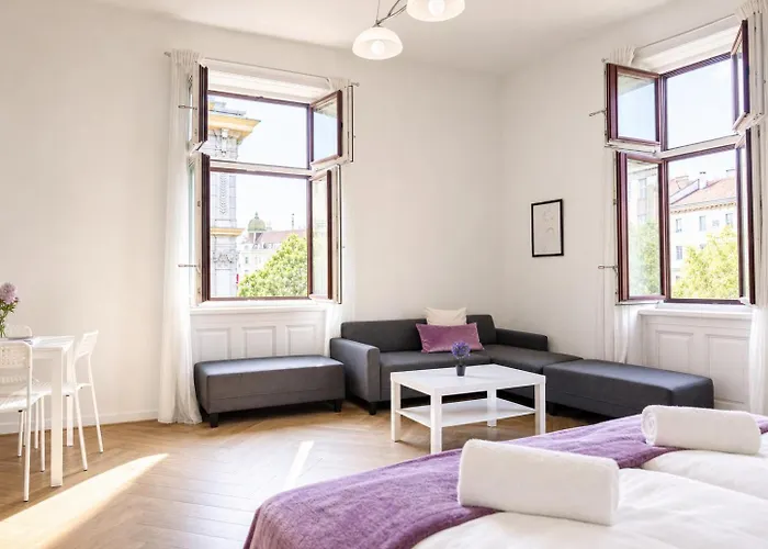 Two Charming Near Volksoper & Akh Appartamento *