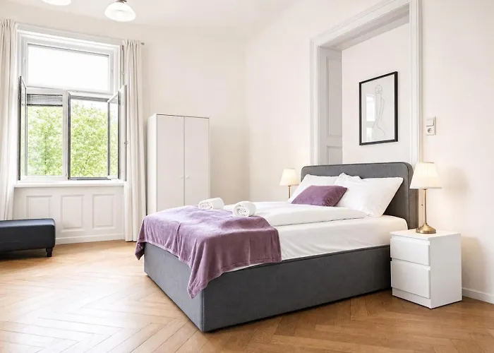 Апартаменты Two Charming Near Volksoper & Akh