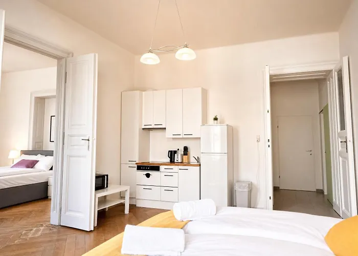 Two Charming Near Volksoper & Akh Апартаменты